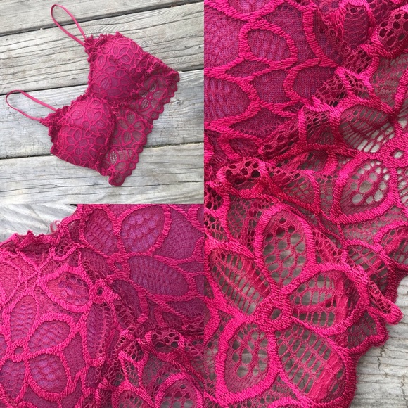 Lakinni ❃ Red Lace Bralette - Picture 6 of 8